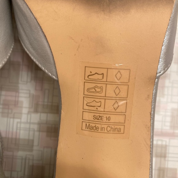 Silver BAIT footwear low ankle t-strap heels silver sz 10 - Picture 8 of 10